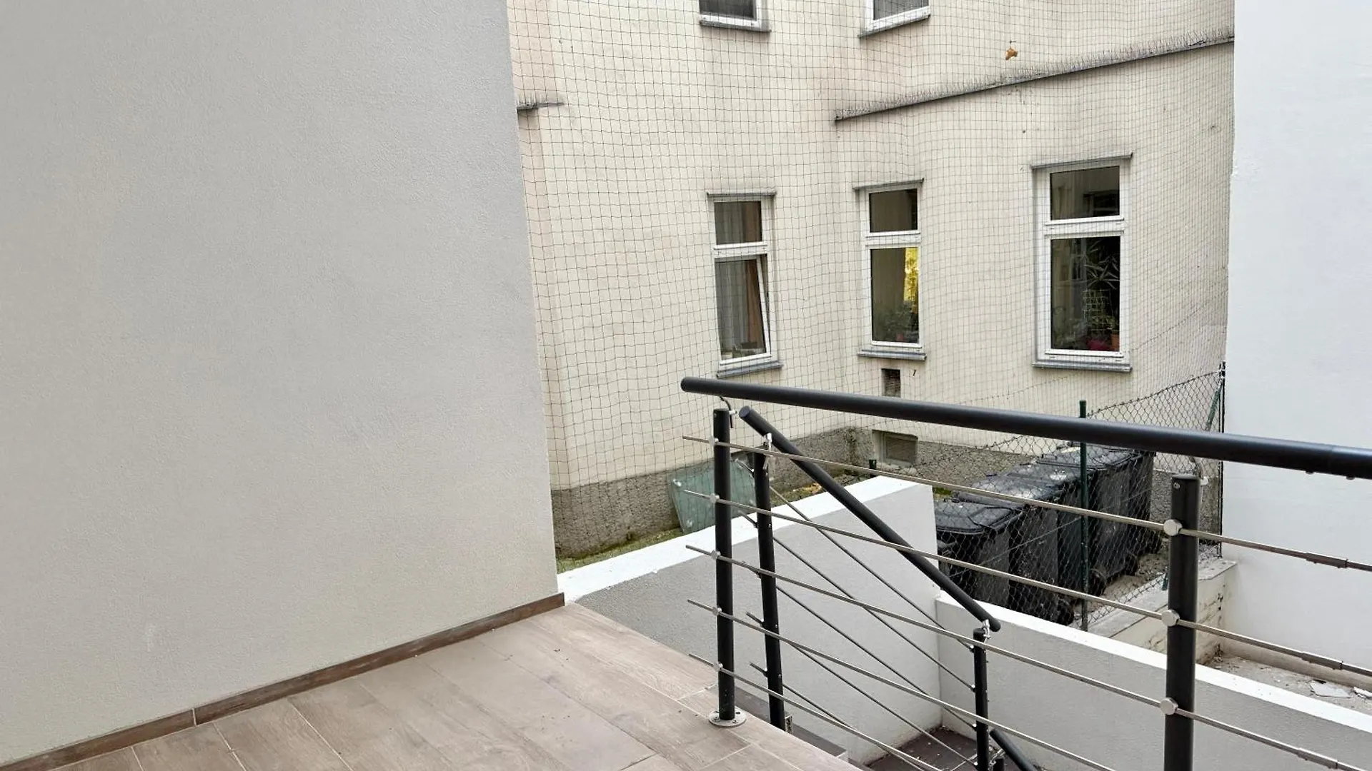 Central Renovated Apartment With Balcony Vienna Austria